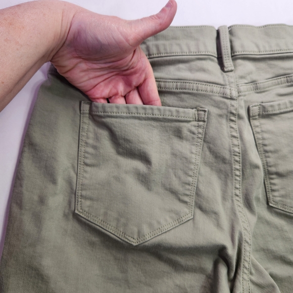 ⭐️Banana Republic Sage Green Jeans – Size 27 | Like New, Stylish & Versatile - Picture 5 of 8
